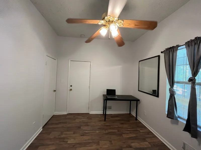 810 Parsons St Sw - Photo 7 of 10