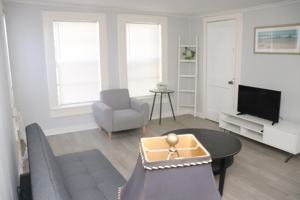 featured image of 2026 1/2 N Ross Ave