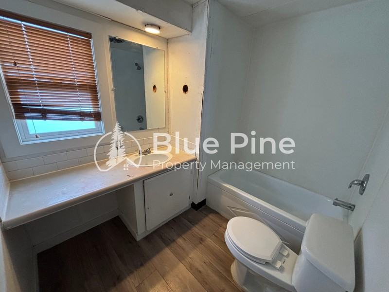 540 U.S. #A10 - Photo 7 of 10