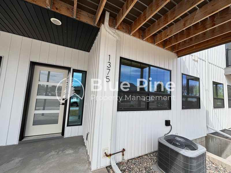 1375 Latah Ave #1 - Photo 2 of 23