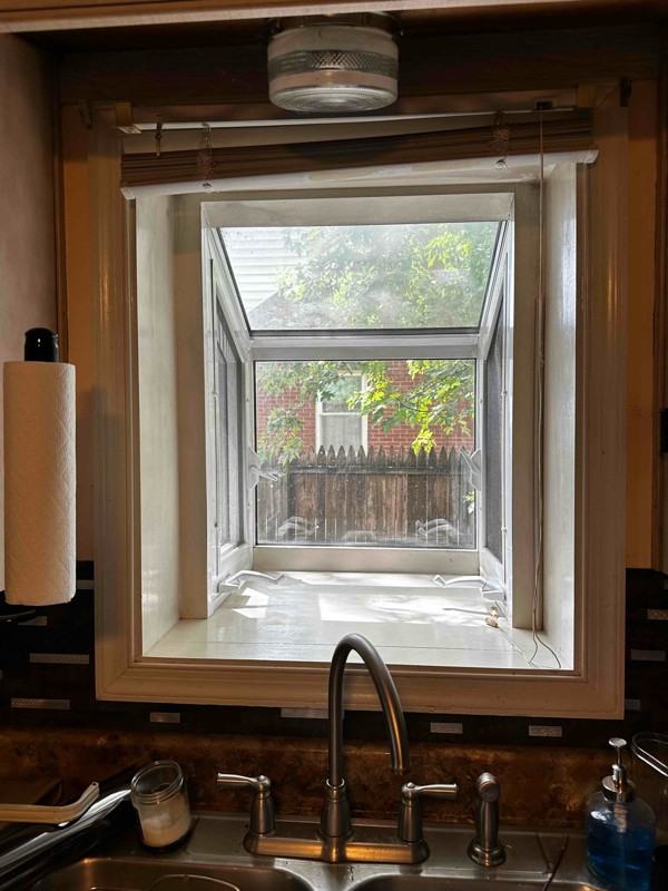 2112 E Cumberland St - Photo 4 of 6