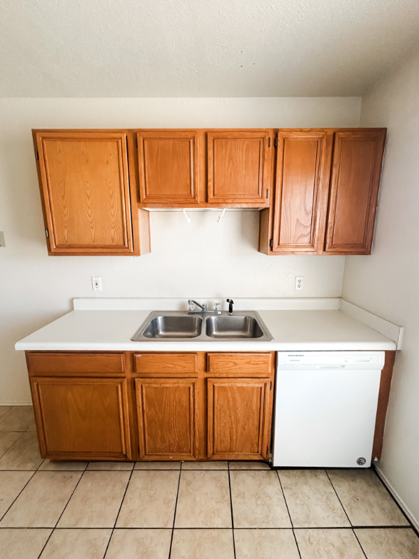 1808 Windward Dr #D - Photo 5 of 17