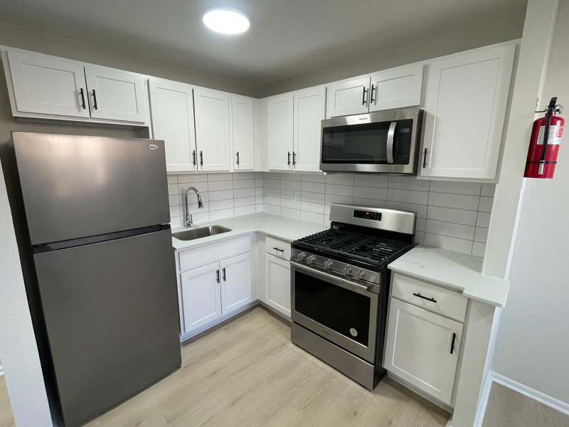 1935 Columbia Ave #1A - Photo 4 of 10