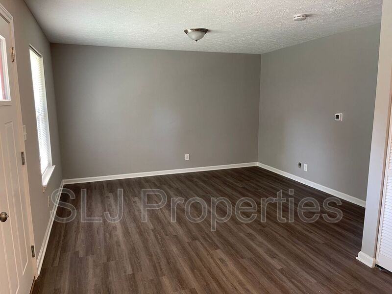 614 E Chestnut St #4 - Photo 3 of 5