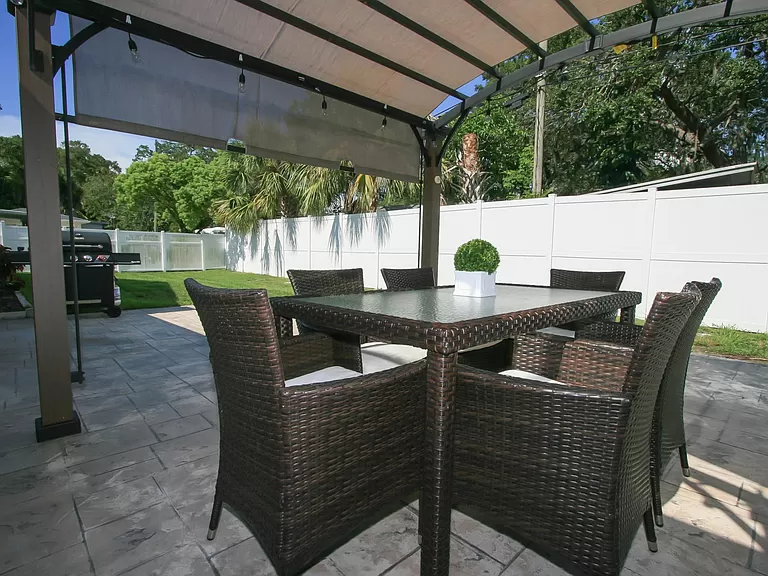 55 Velma Dr W - Photo 3 of 20