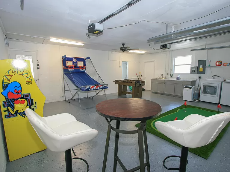 55 Velma Dr W - Photo 4 of 20