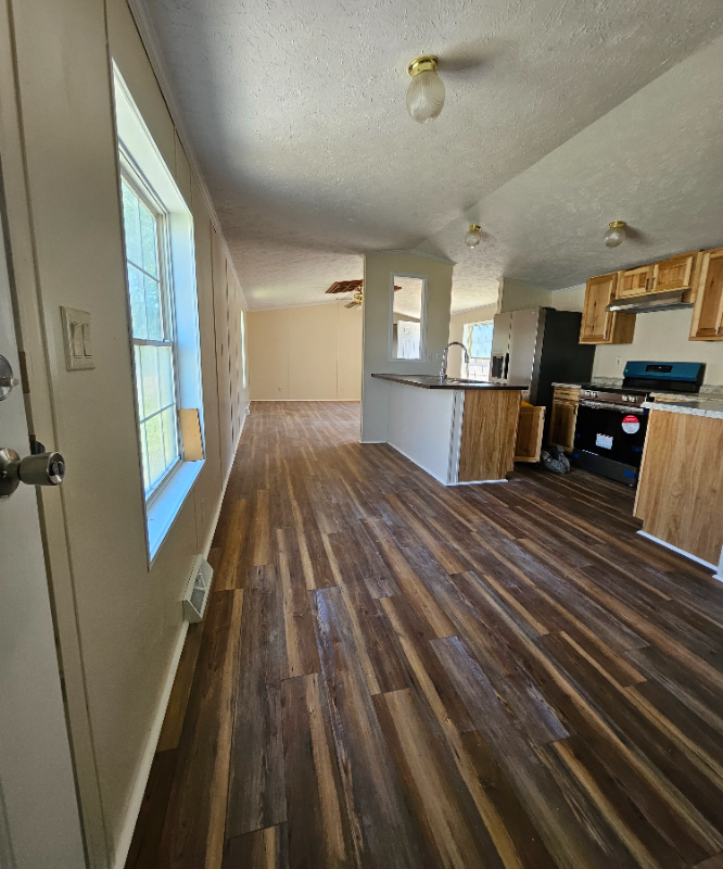 324 Front St - Photo 2 of 11