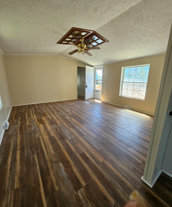 324 Front St - Photo 3 of 11