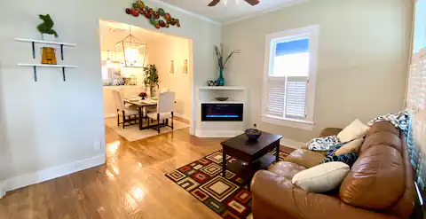 1211 Santa Monica St - Photo 2 of 20