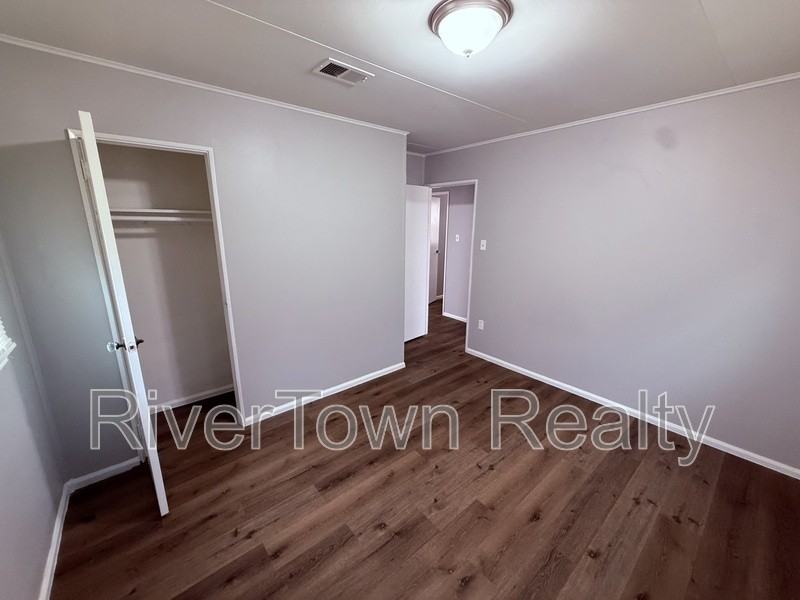 3300 Baskin St - Photo 7 of 8