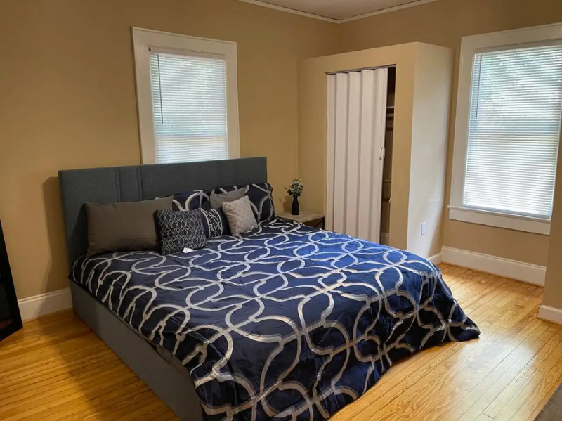 314 Hillandale St Ne - Photo 6 of 10