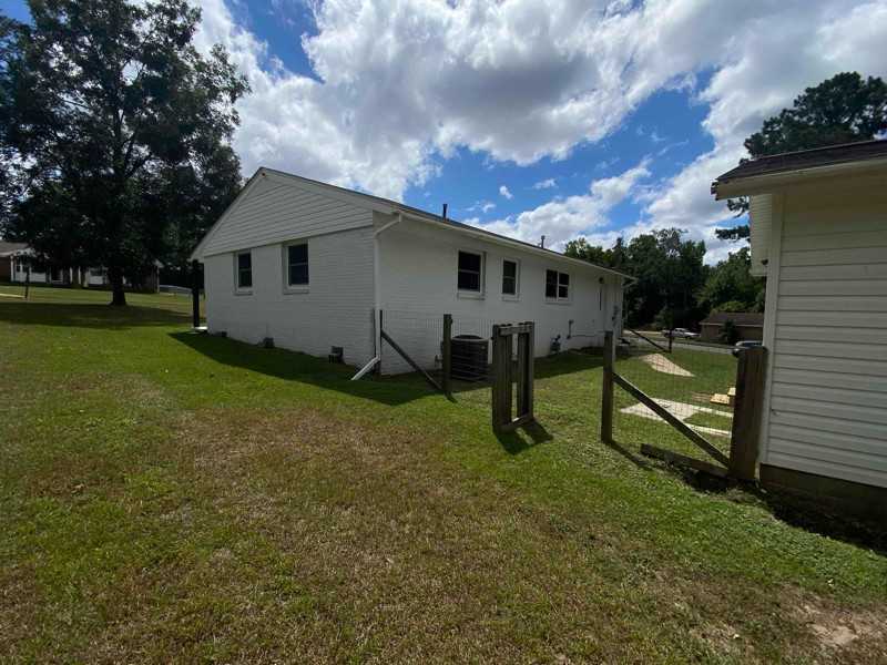 202 James Loop - Photo 2 of 20