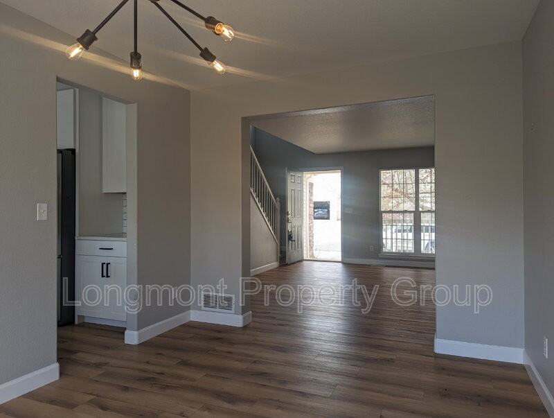 3558 Larkspur Dr - Photo 2 of 16