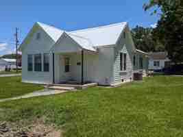 featured image of 724 N Eastern Ave