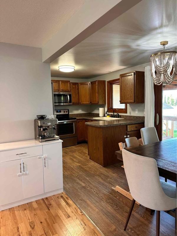 712 25th Ave Ne - Photo 3 of 24