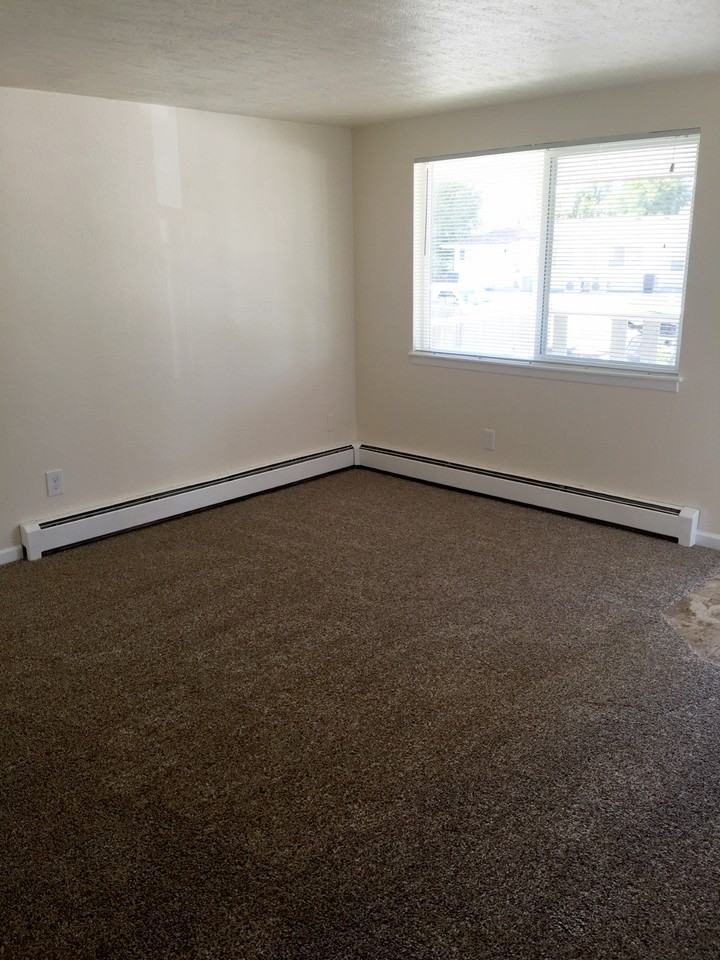 4500 Stover St #2 - Photo 7 of 19