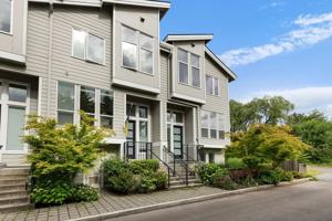 featured image of 2220 Se Lambert St