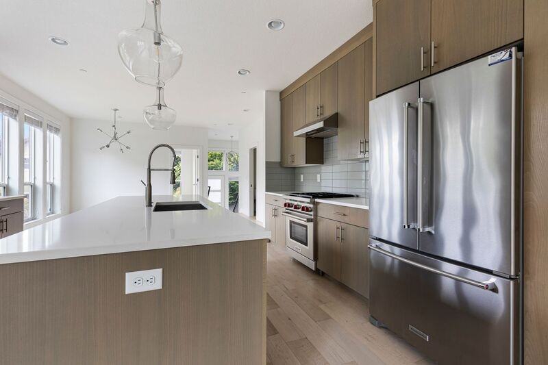 2220 Se Lambert St - Photo 3 of 26