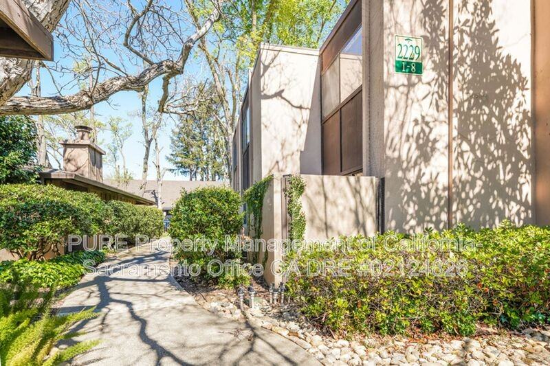 2229 Woodside Ln #4 - Photo 4 of 27