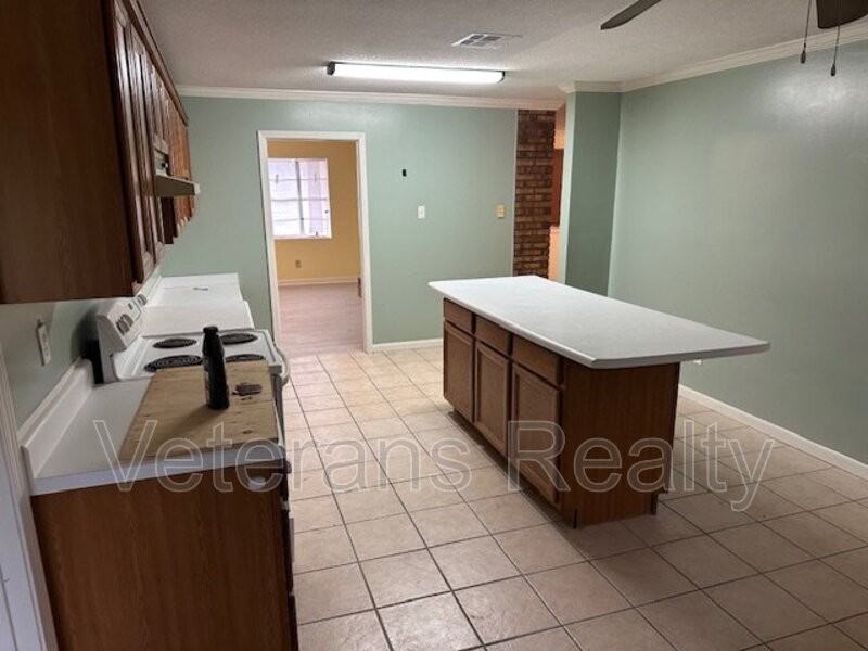 19136 Pineville Rd - Photo 4 of 21