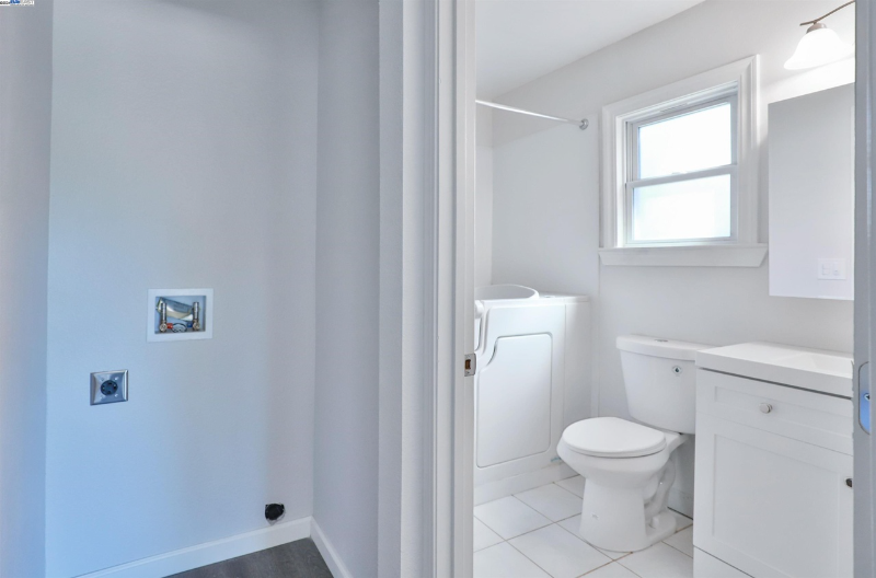 102 Redwood Ave #A - Photo 4 of 9