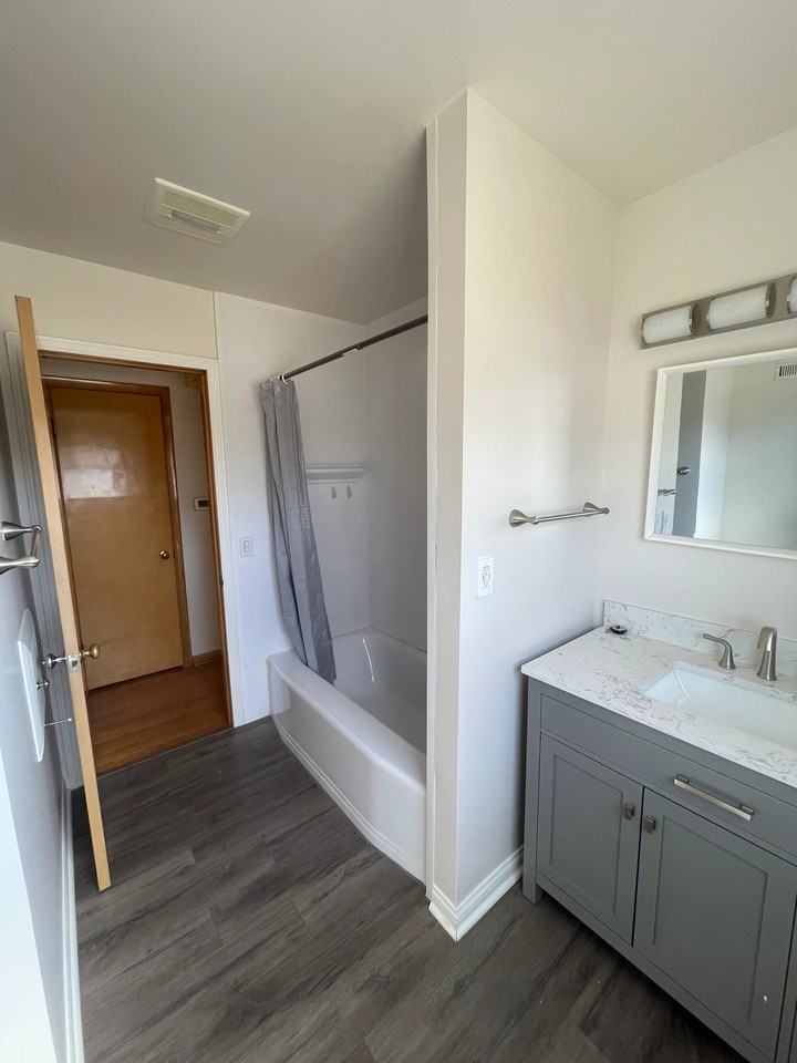 3957 N 98th St - Photo 7 of 8