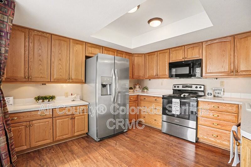 378 Cobblestone Dr - Photo 3 of 22