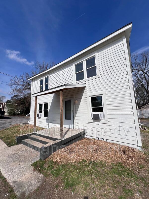 304 Cedar St #C - Photo 2 of 9