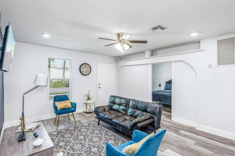 7508 Carolyn Ave - Photo 2 of 18