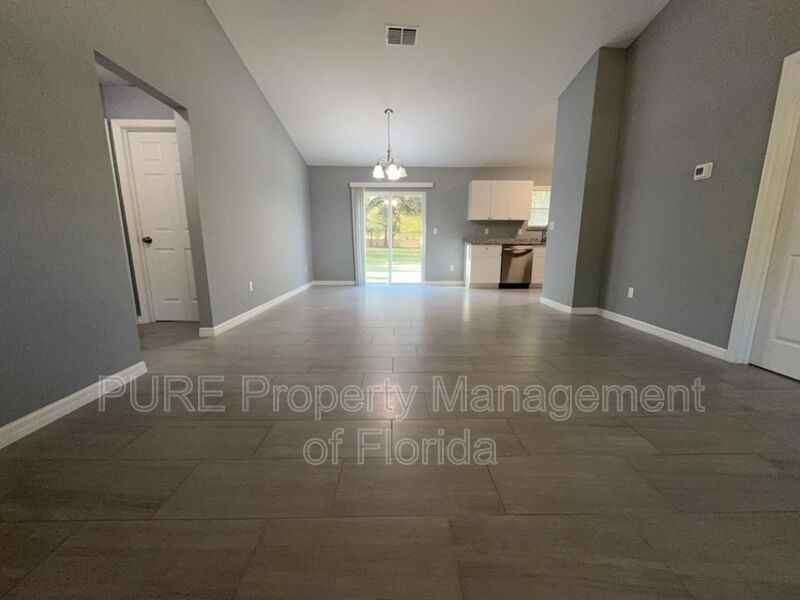 20024 Sw Beach Blvd - Photo 5 of 50