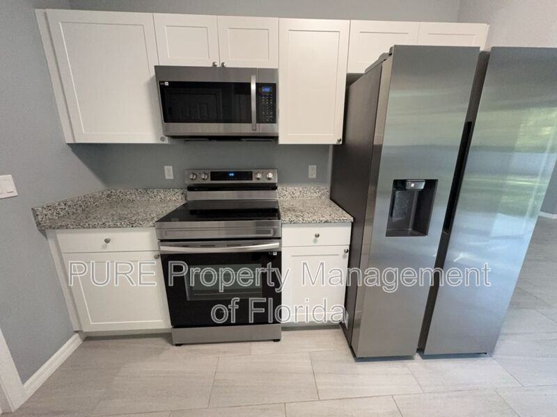 20024 Sw Beach Blvd - Photo 7 of 50