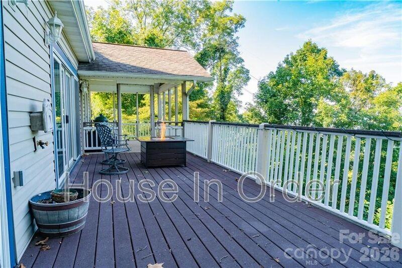 40 Crestwood Dr - Photo 7 of 30