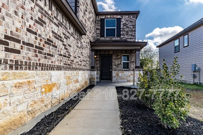 4821 Park Gln - Photo 4 of 38