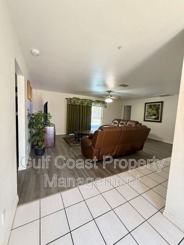 2612 7th St W - Photo 4 of 39