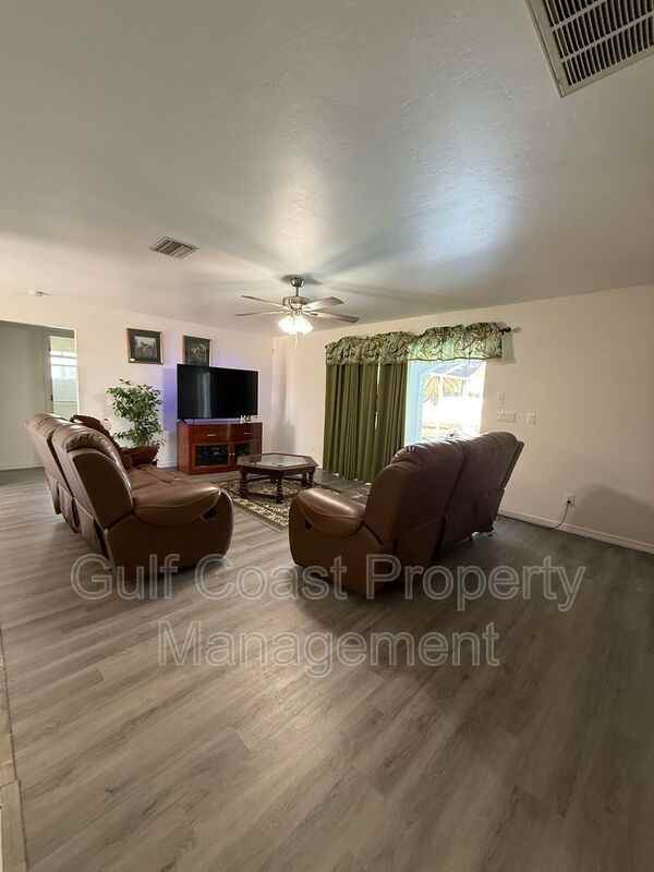 2612 7th St W - Photo 7 of 39