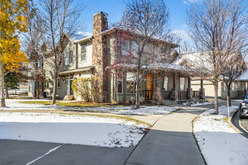 6095 Fox Pointe Cir #A1 - Photo 2 of 23