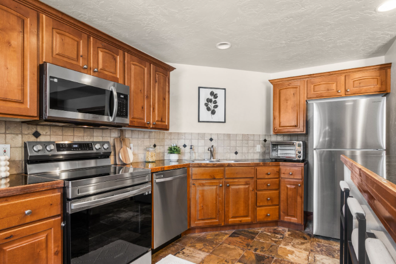 6095 Fox Pointe Cir #A1 - Photo 7 of 23