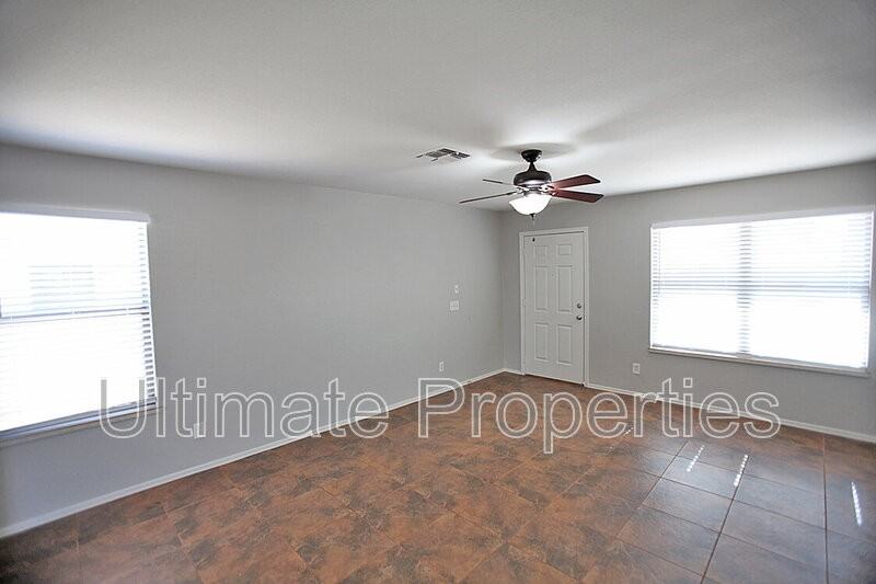 11530 W Larkspur Rd - Photo 4 of 17