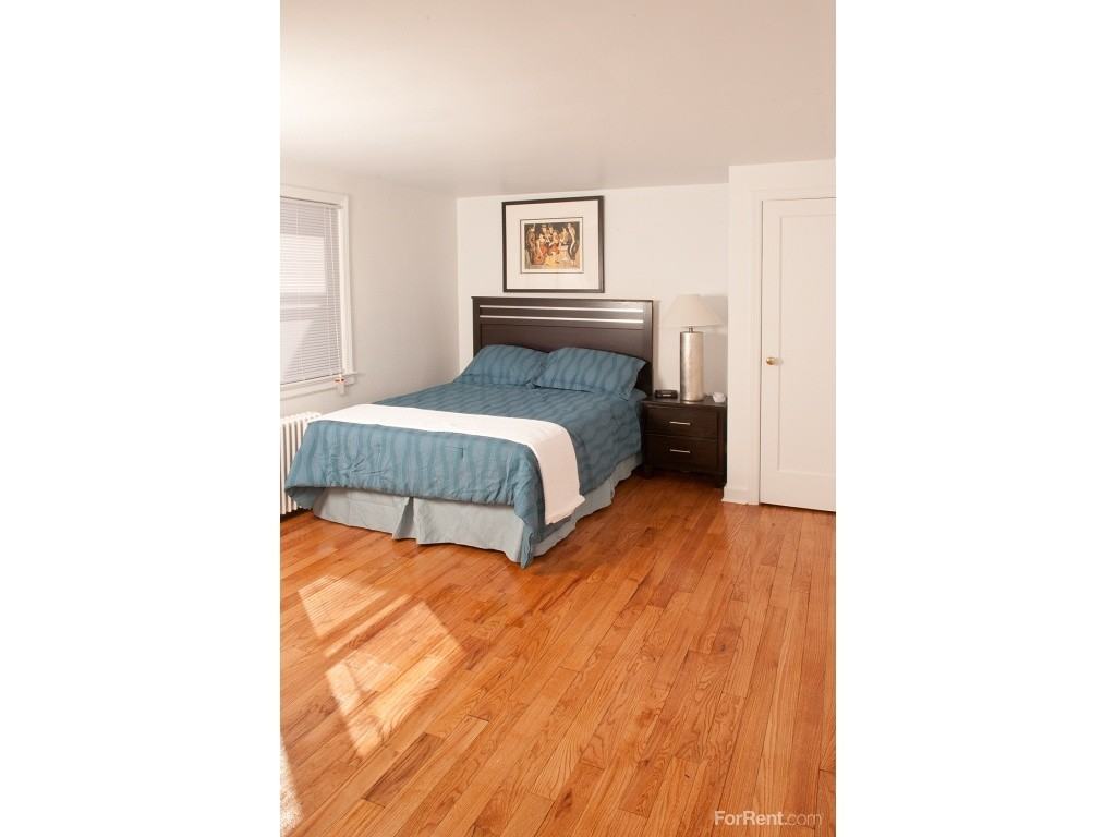 Warner Village - Photo 3 of 5