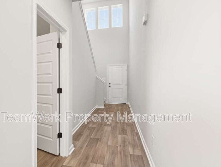 376 Tiliwa St - Photo 3 of 34