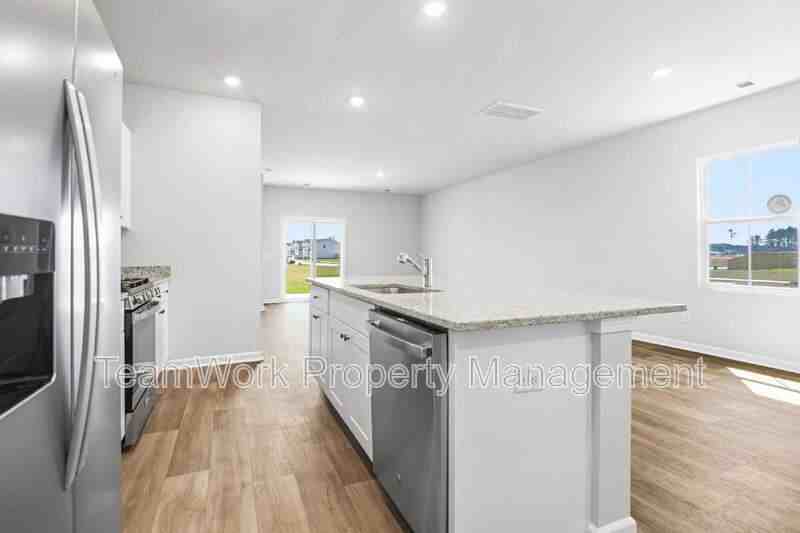 376 Tiliwa St - Photo 7 of 34