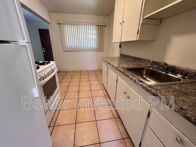 212 Ford St #5 - Photo 4 of 9