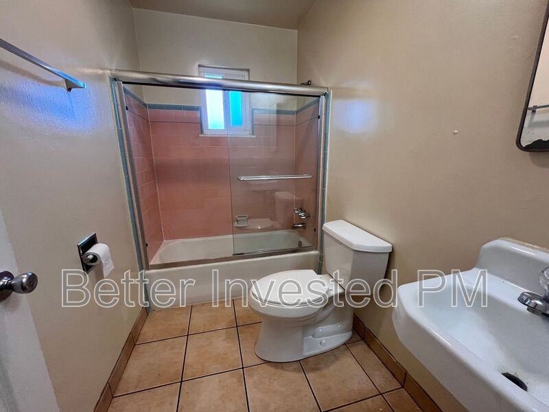 212 Ford St #5 - Photo 6 of 9