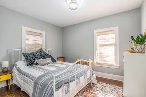 512 Woodlawn Ave - Photo 4 of 18