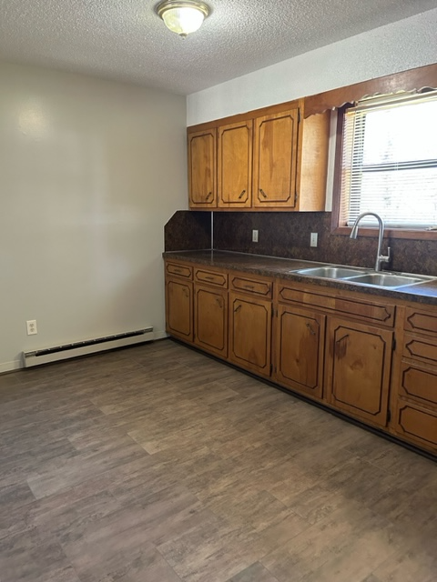 2052 Country Ct #A - Photo 3 of 6