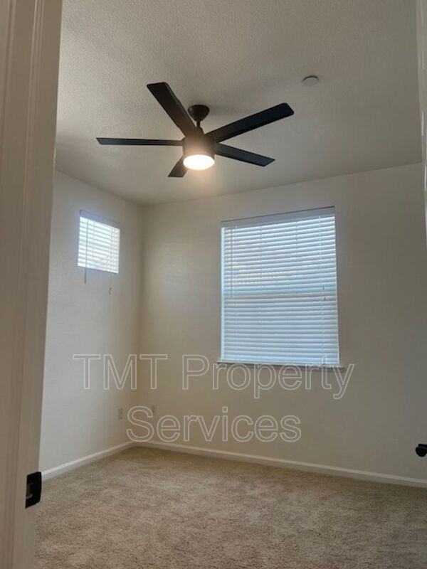 1201 Ferry Cir - Photo 2 of 5