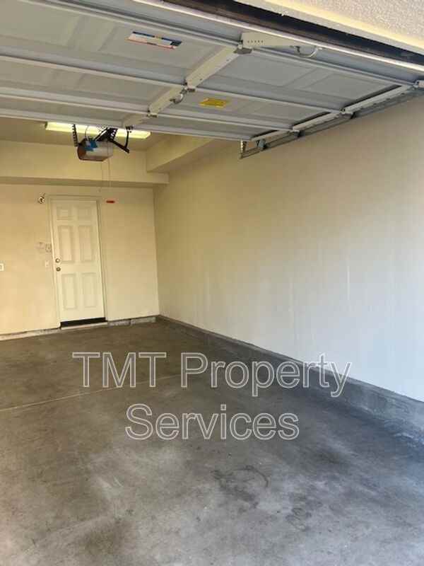 1201 Ferry Cir - Photo 4 of 5