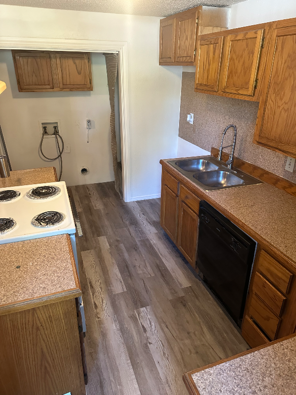 1608 E Jasper St - Photo 2 of 16