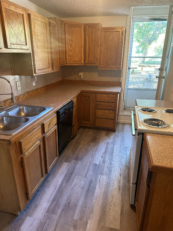 1608 E Jasper St - Photo 3 of 16