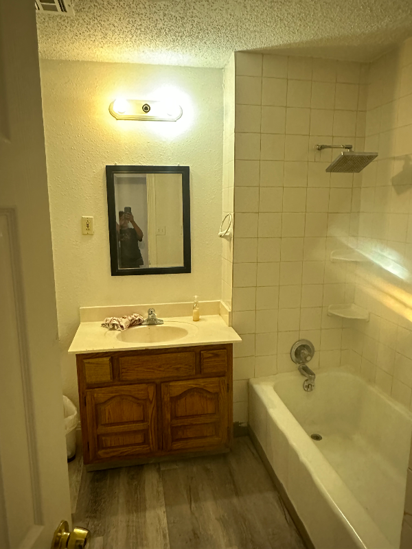 1608 E Jasper St - Photo 5 of 16